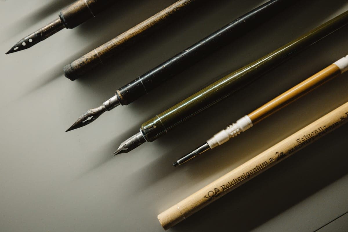 Rinsing a pen nib under water